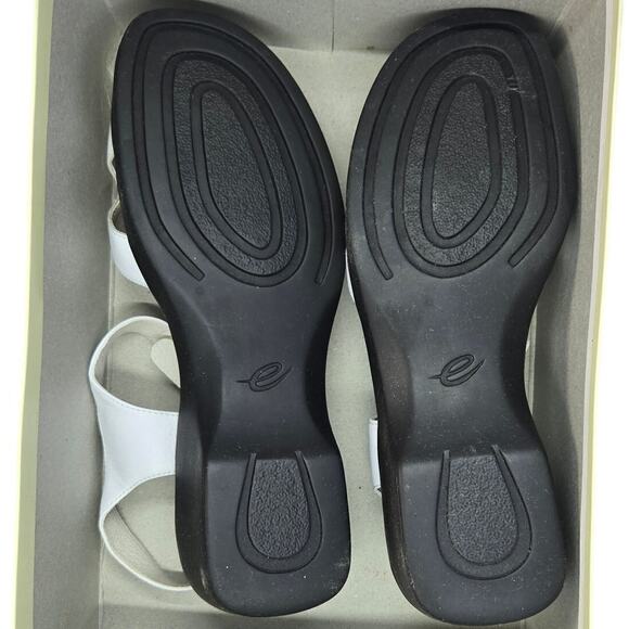 Easy Spirit Size 9 White Leather Ankle Strap Sandals - Picture 3 of 8